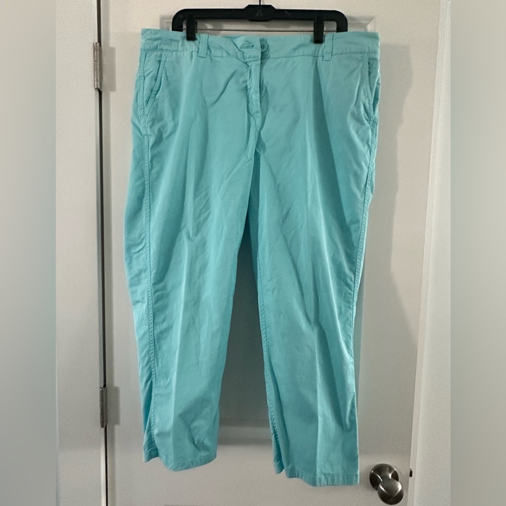 Crown & Ivy capri pants
